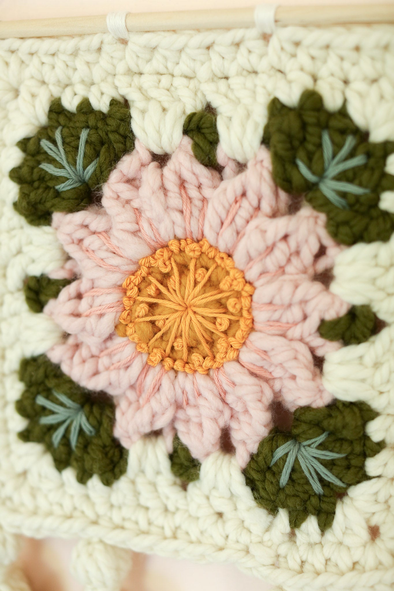 Floral Granny Square Wall Hanging (cream)