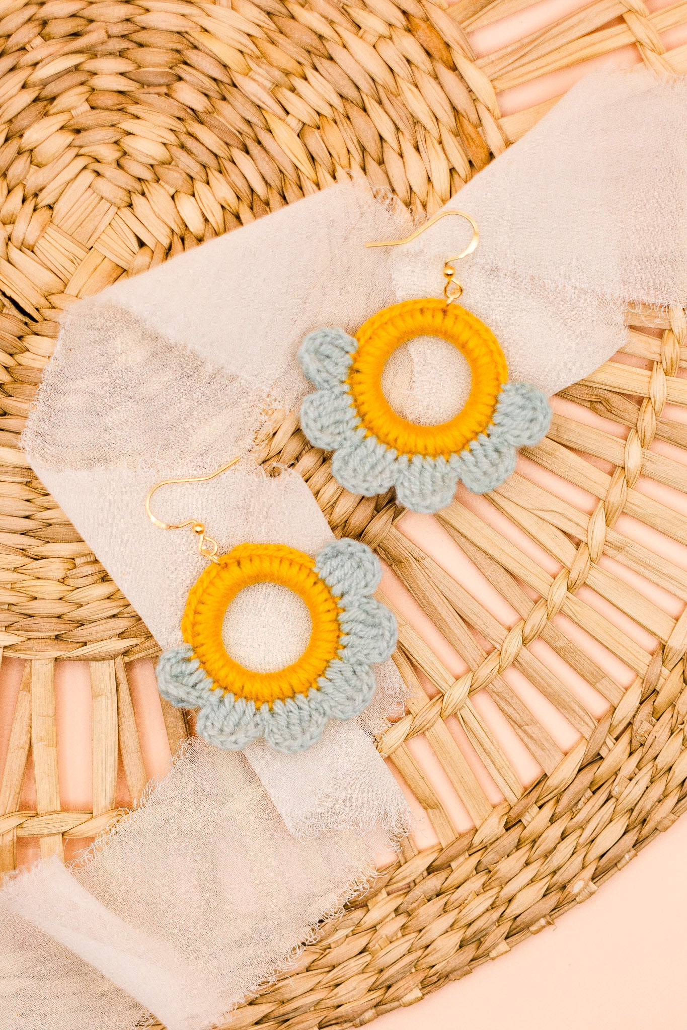 Lazy Daisy Petite Earrings Blue