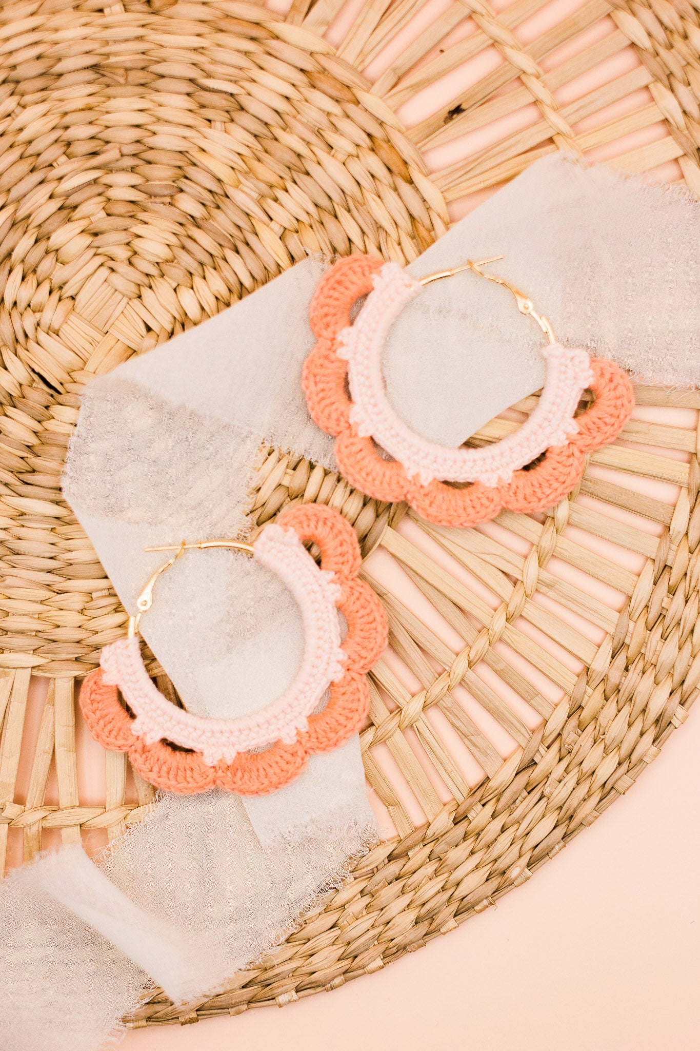 Scallop Hoop Earrings Pink Ombre