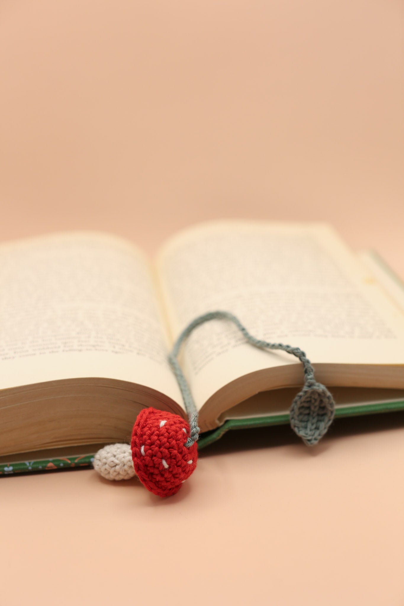 Mushroom bookmark (red)