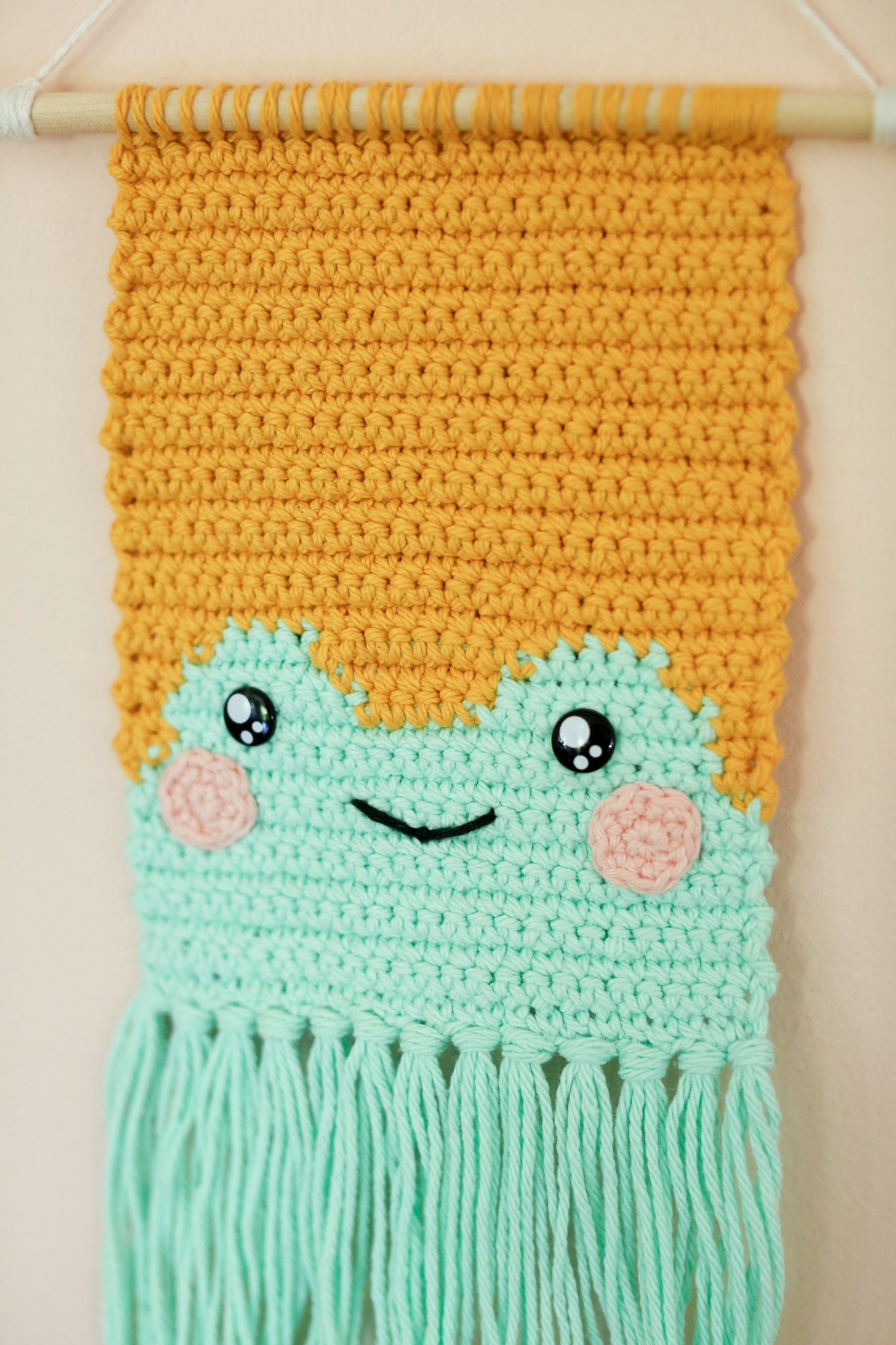Kawaii Frog Friend Wall Hanging (yellow)